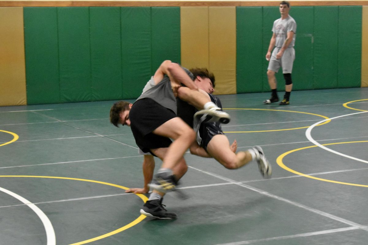 Boys wrestling slams into season